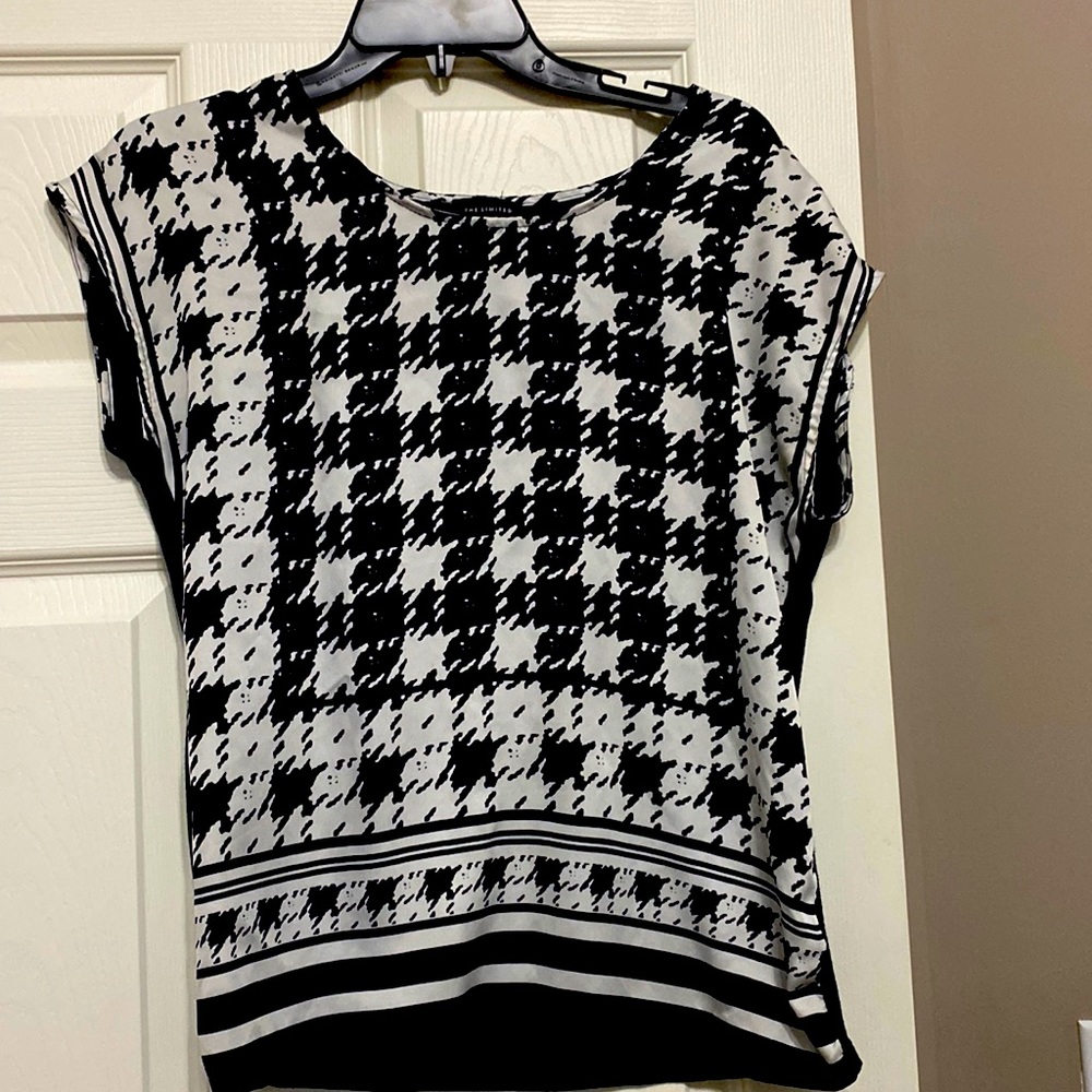 Limited Womens navy and white pattern blouse size small